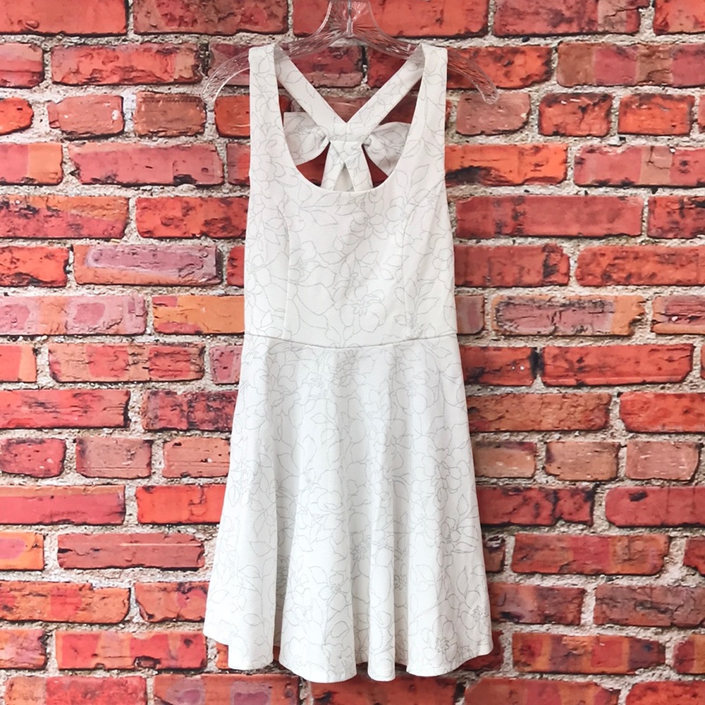 White and Silver Floral Patterning Row A Sleeveless Mini Dress
